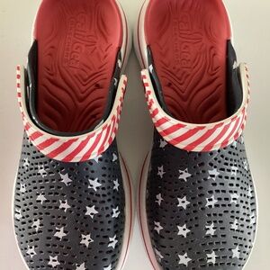Skechers CaliGear Go Walk 5 Stars and Stripes clogs, size 8